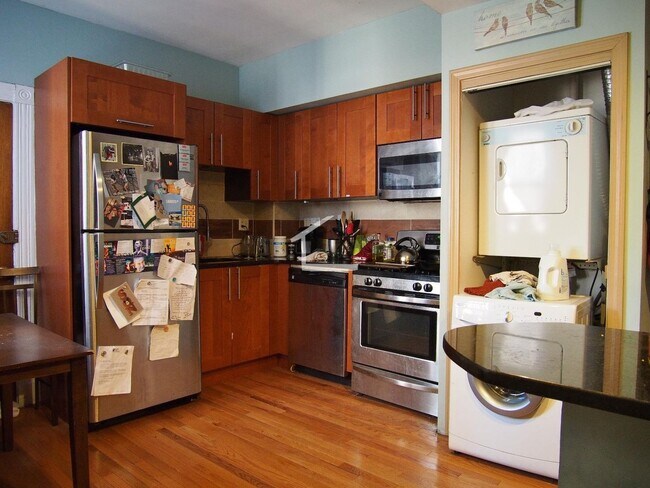 Renovated 4 Bed/2 Bath - Renovated 4 Bed/2 Bath Condo