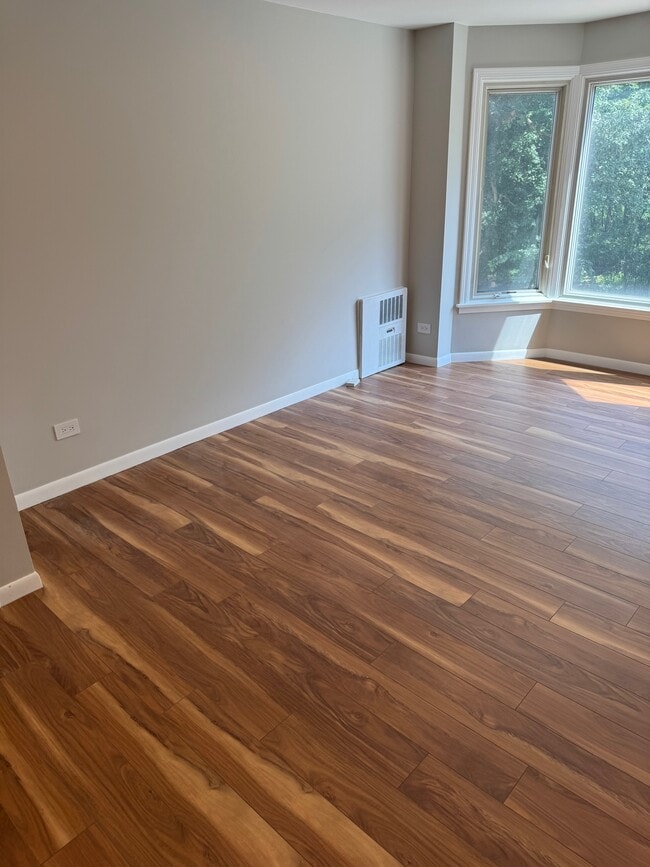 Building Photo - 2500 Windsor Mall Unit 1K Rental