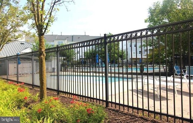Photo - 301 Shipyard Dr