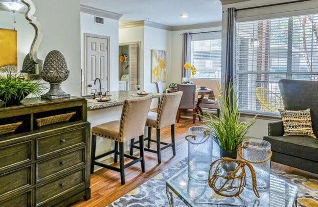 Photo - Lease Today, Smile Tomorrow Unidad ASTSL