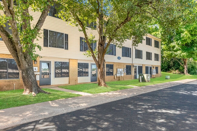 Signal Hill Apartments and Townhomes