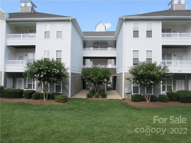 Photo - 10125 Westmoreland Rd Unidad Oakhurst Rental