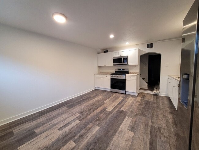 1146 Woods Run Ave