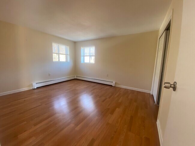 Photo - 504 Broad St Unit #5