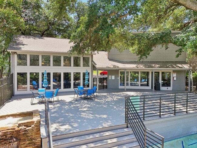 Cross Creek Apartments