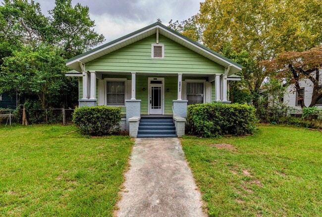 Building Photo - $1450- 4 bed/2 bath single-family home for...
