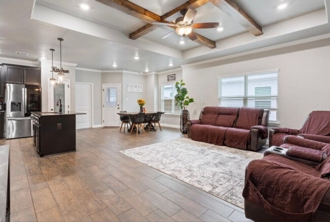 Photo - 1606 Fiddle Wood Wy