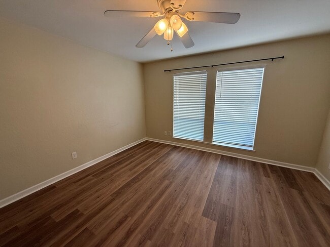 332 Bridge Pl