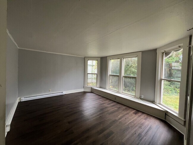 Photo - 5 bedroom 2.5 bath house next to WWU!