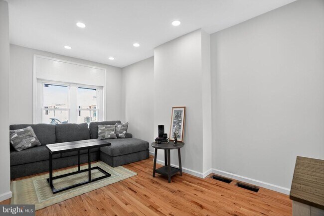 Photo - 4324 Otter St