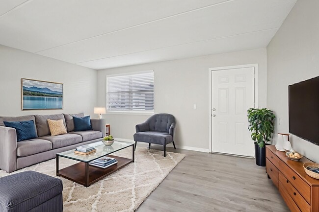 Serenity Lake Apartments