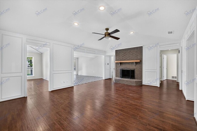 Photo - 3505 Larkin Ln
