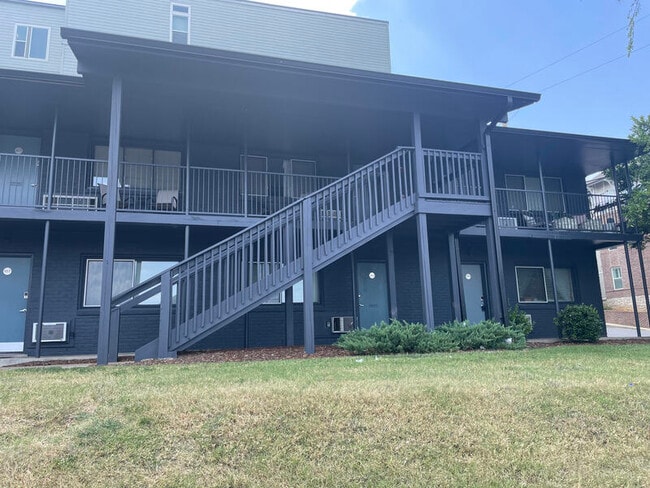 Photo - 803 Hillview Heights