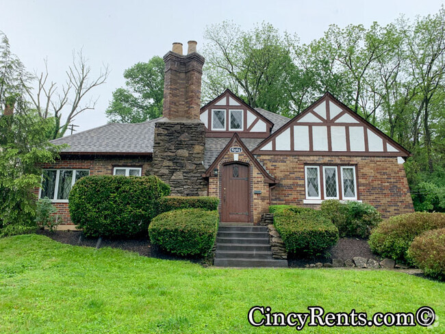 Building Photo - 4049 Victory Pky Rental