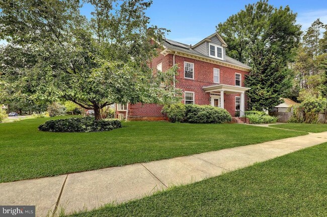 Photo - 121 Kensington Ave