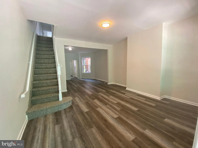 Photo - 119 N Salford St Townhome