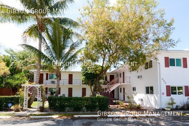 Building Photo - 806 NE 16th St Unit 6