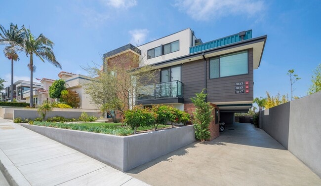 Photo - Modern Manhattan Beach Townhome!