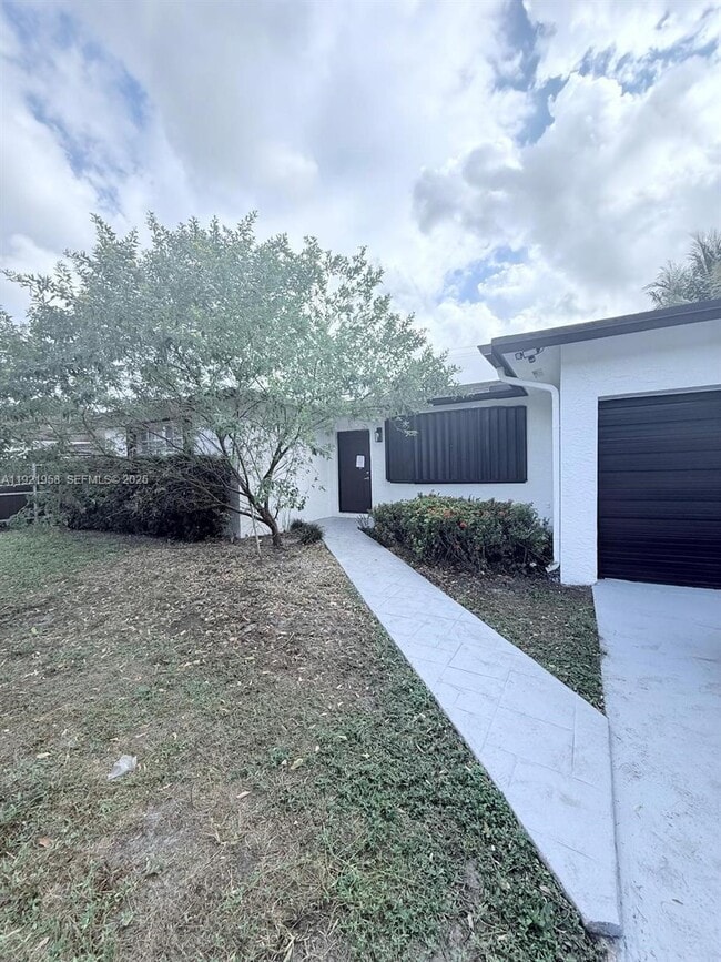 Photo - 4240 SW 27th St