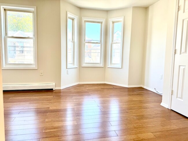 Building Photo - 421 S 16th St Unit 2