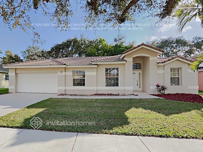 Building Photo - 10660 SW 21st St Rental