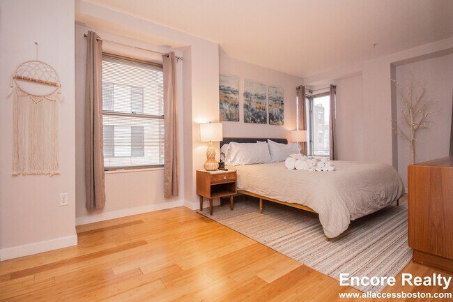 Photo - 16 Miner St Unit 401