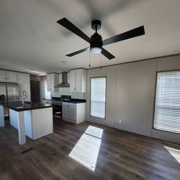 Photo - 161 Sawyer St