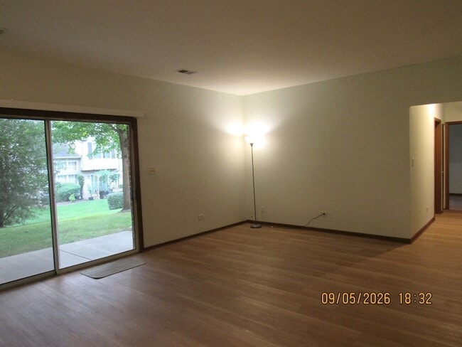 Photo - 1735 Chesapeake Ln Unit 7