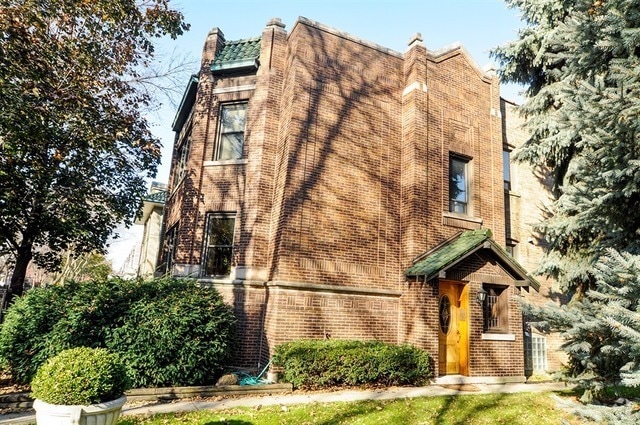 Building Photo - 2050 W Berwyn Ave Unit G Rental