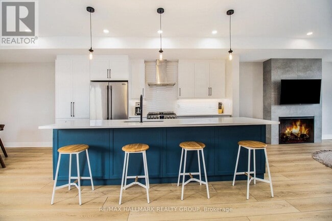 Photo - 72 Armstrong St Unit A