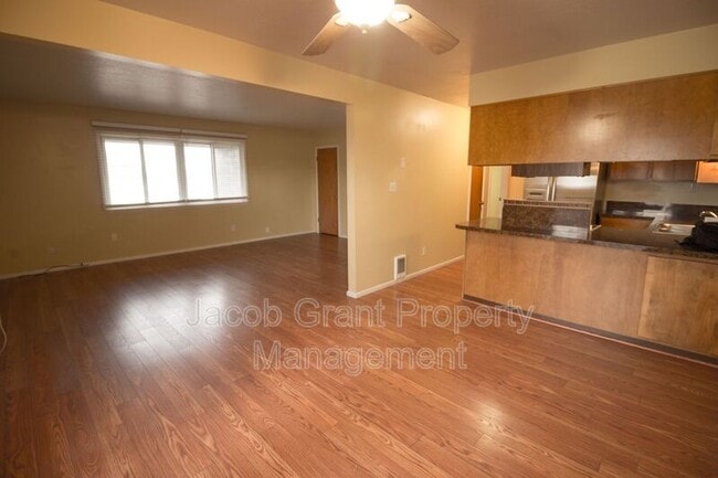 220 N Fanning Ave