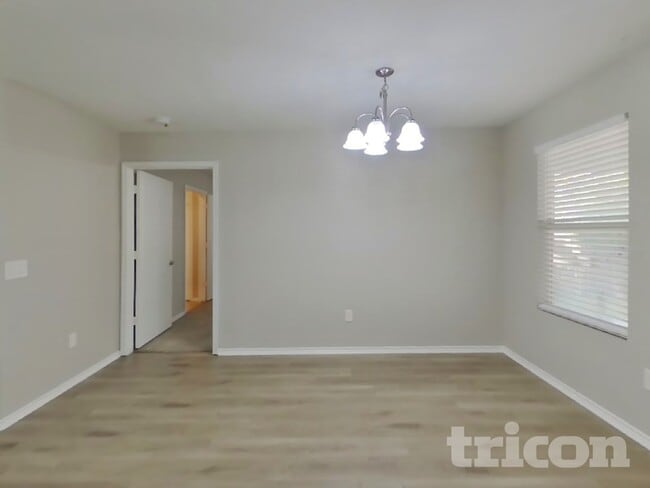 Photo - 6647 Hartnet Fields