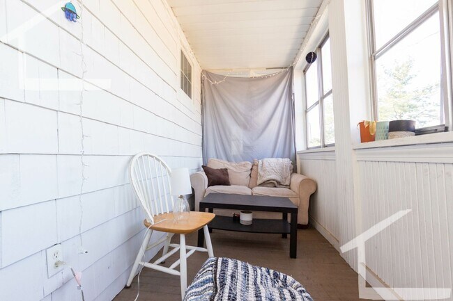 Photo - 6/1 No Fee! Renovated 4BR/2BA near Boston Landing