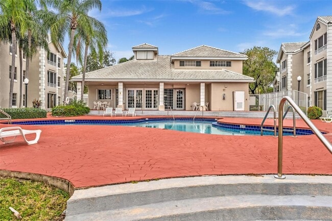 Photo - 2831 N Oakland Forest Dr Unit 103