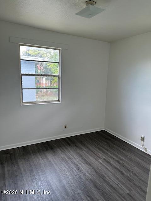 Photo - 1729 Logan St W