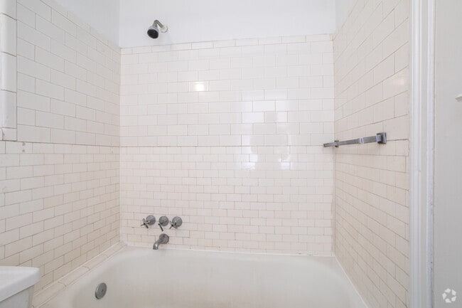 Efficiency, 1BA - Bathroom