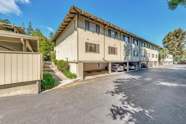 Building Photo - Hidden Gem at Saratoga Creekside – End Uni... Unit 1 Rental
