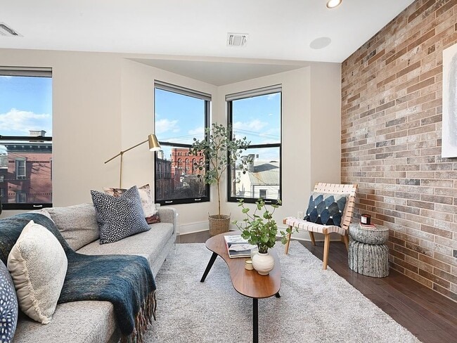 Building Photo - 227 4th St Unit 303 Rental