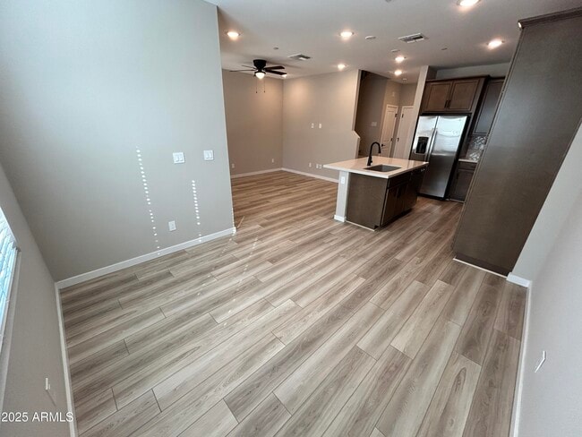 Photo - 740 E Lark St