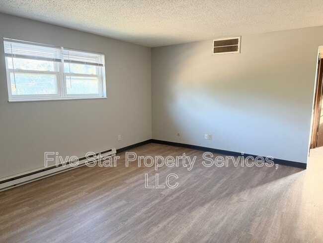 Photo - 2070 W Washington St Unidad Apt 9