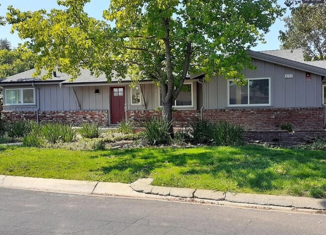 Building Photo - Newly Remodeled - 4/2 Concord Rancher - Lo... Rental