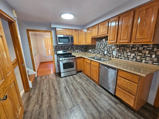 Photo - 18019 Ravisloe Terrace