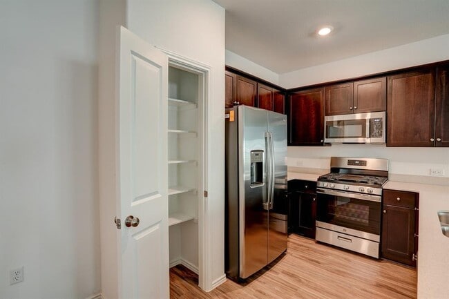 7603 Ivy Trellis Trl