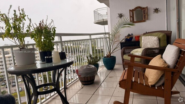 Building Photo - 18031 Biscayne Blvd Unit 904 Rental