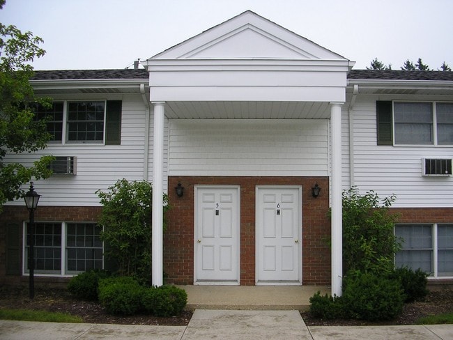 Grove Manor Apartments