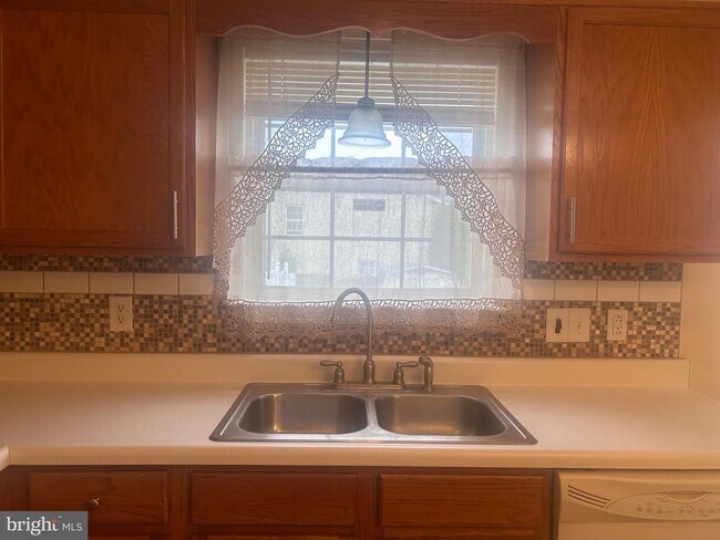 Photo - 313 Barrington Ln