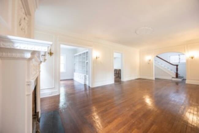 Photo - 1516 E 115th St