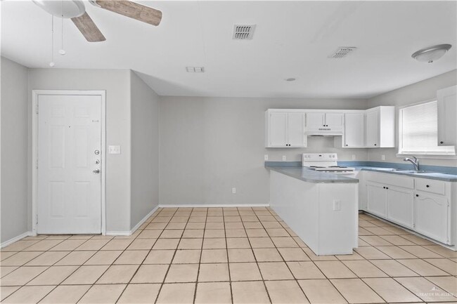 Photo - 10 Hibiscus Ave