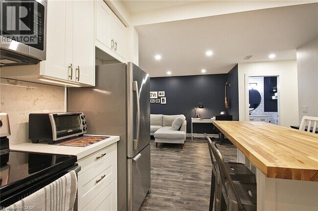 Photo - 23 Scarletwood St