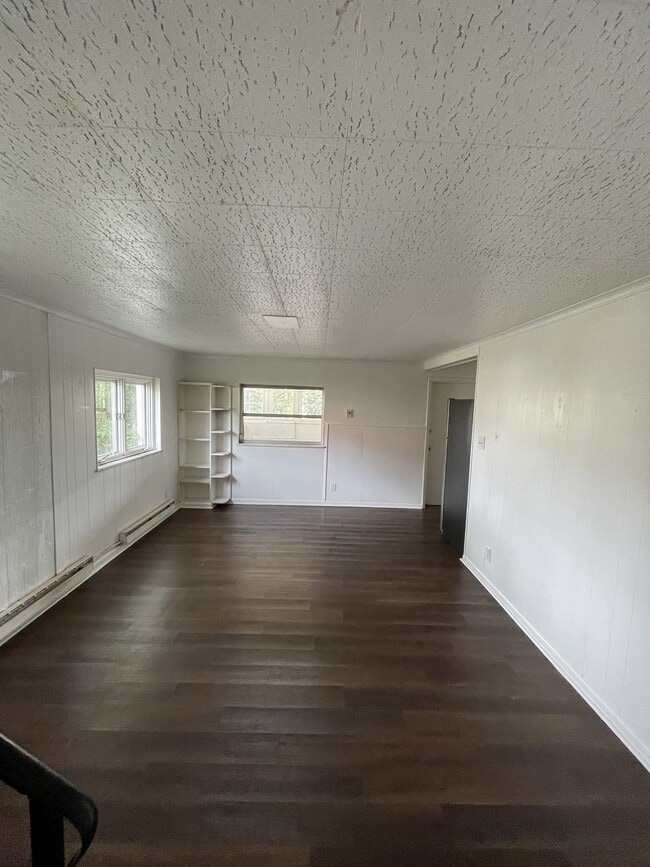 Photo - 3085 Grace St